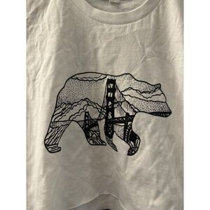 White California Bear Outline Golden Gate Bridge Super‎ Soft Crop Tee Size M